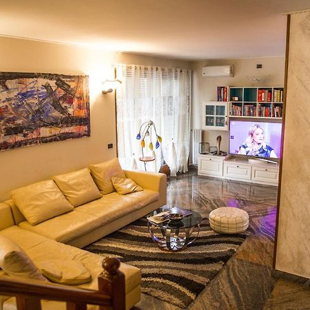 Villa Ivana Desenzano del Garda Eksteriør billede