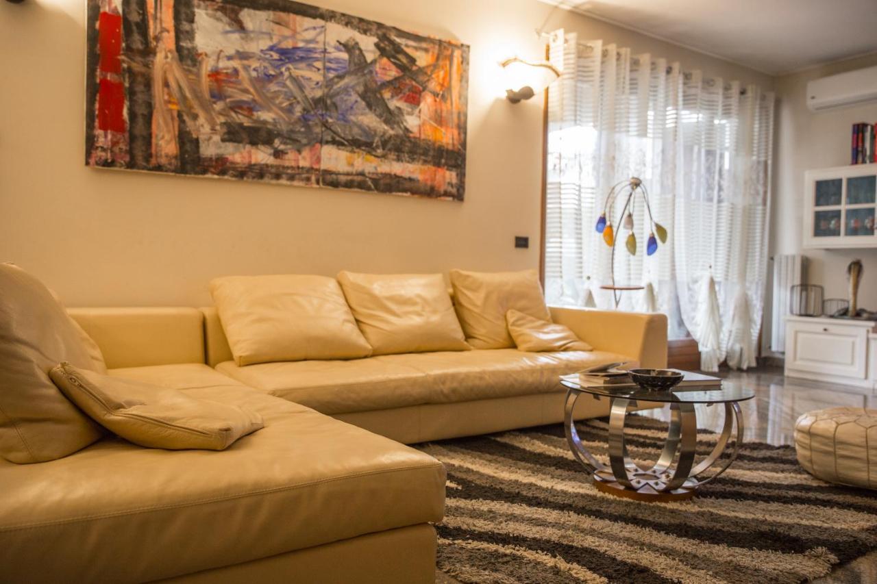 Villa Ivana Desenzano del Garda Eksteriør billede