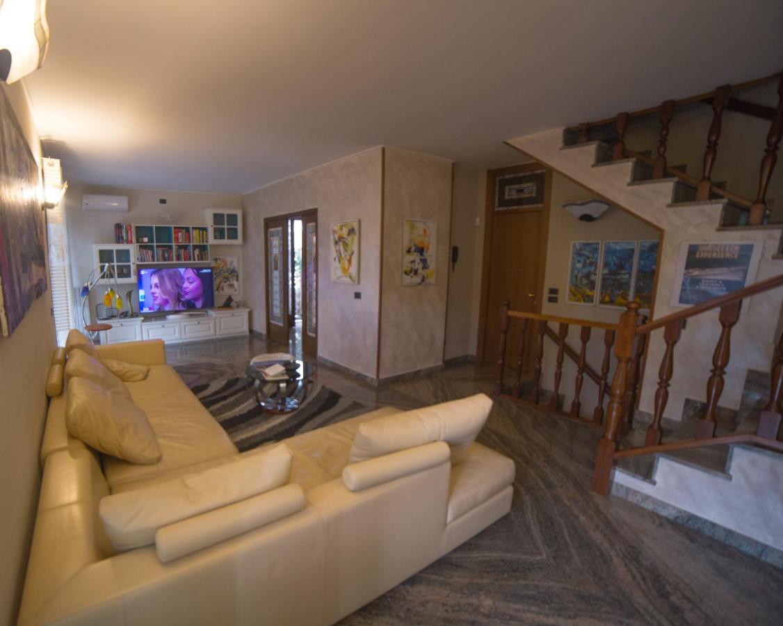 Villa Ivana Desenzano del Garda Eksteriør billede