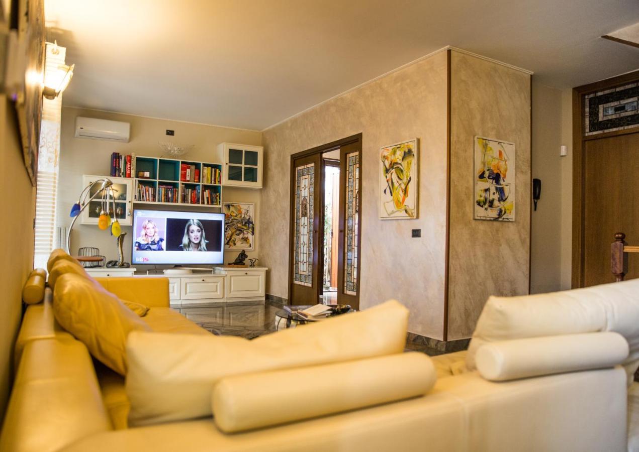 Villa Ivana Desenzano del Garda Eksteriør billede