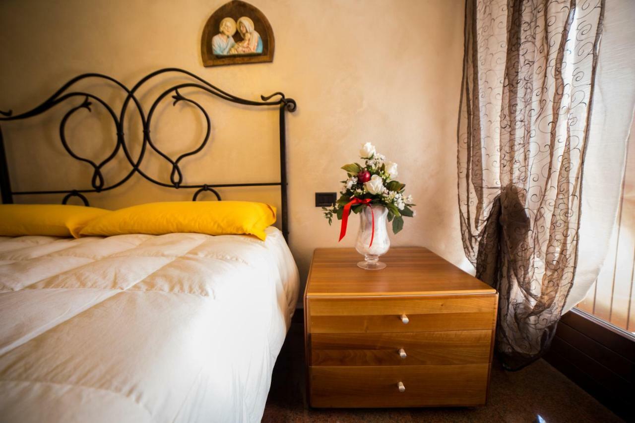 Villa Ivana Desenzano del Garda Eksteriør billede